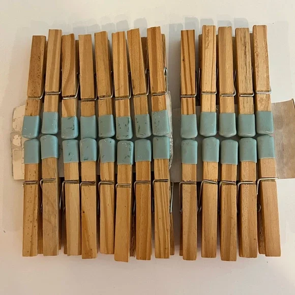 25 Vintage Wooden Lingerie Clothes Pins Pegs with Jadeite Green Rubber Tips. - Picture 2 of 3